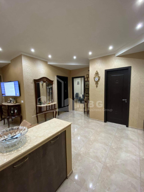 For Sale Flat, in Isani