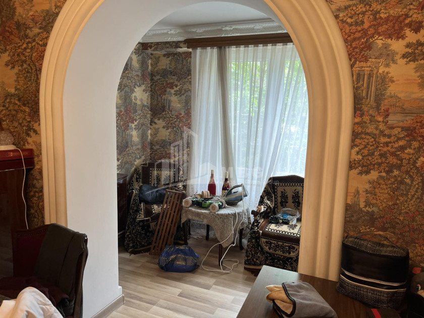 იყიდება ბინა, საბურთალო