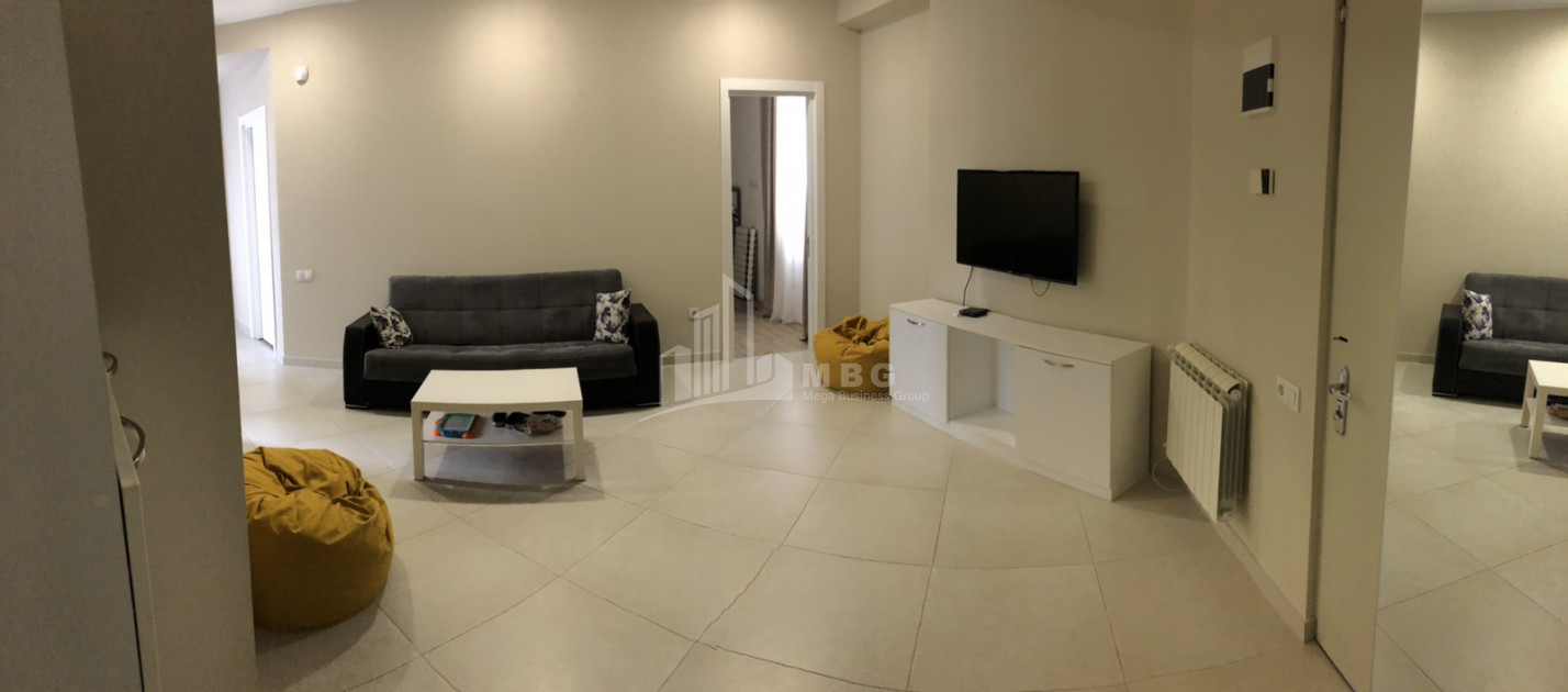 იყიდება ბინა, კუკია