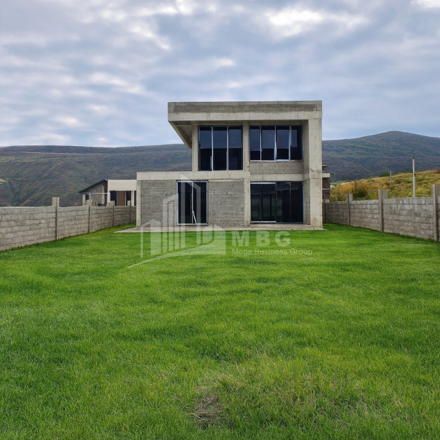 იყიდება სახლი - აგარაკი, გ. ათონელის ქუჩა, სოფელი დიღომი, საბურთალოს რაიონი, თბილისი