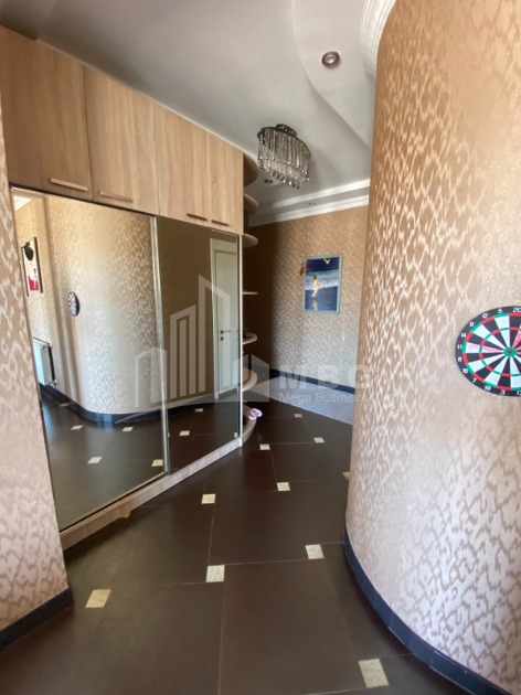 For Sale Flat, in Surrounding area of metro Guramishvili