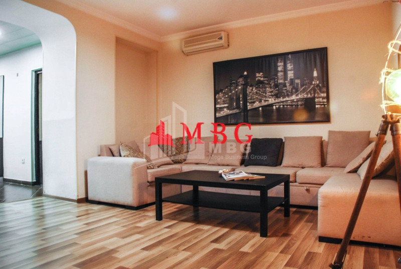 For Sale Flat, in Abanotubani