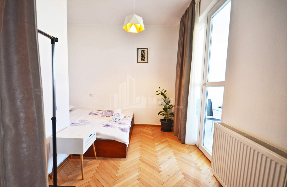 For Sale Flat, in Sololaki