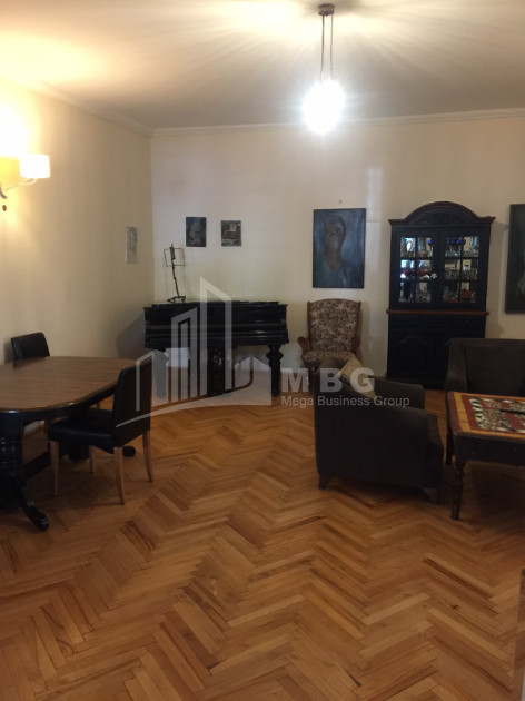 Продается Квартира, в Мтацминда