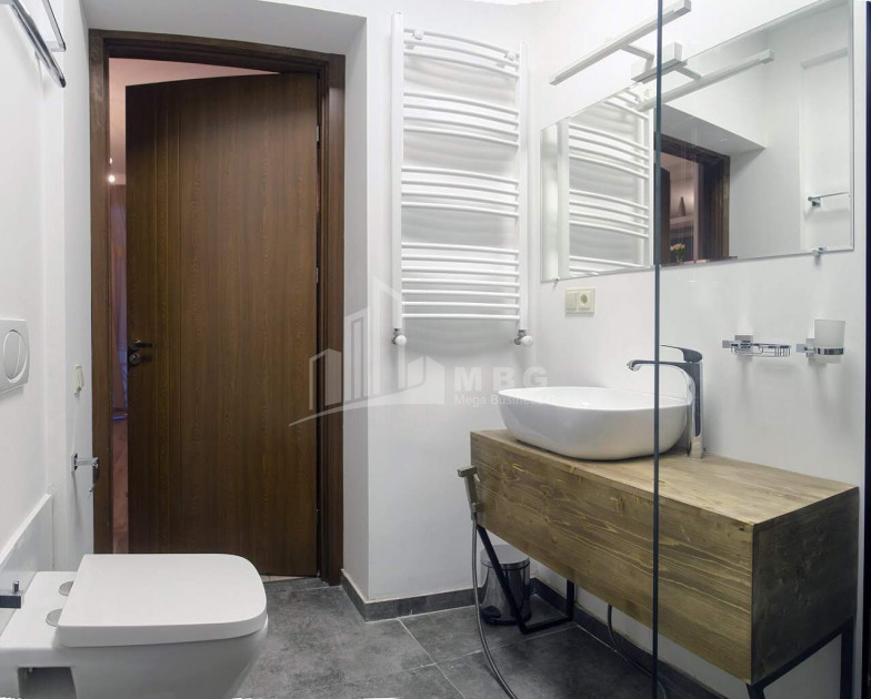 For Sale Flat, in Okros ubani