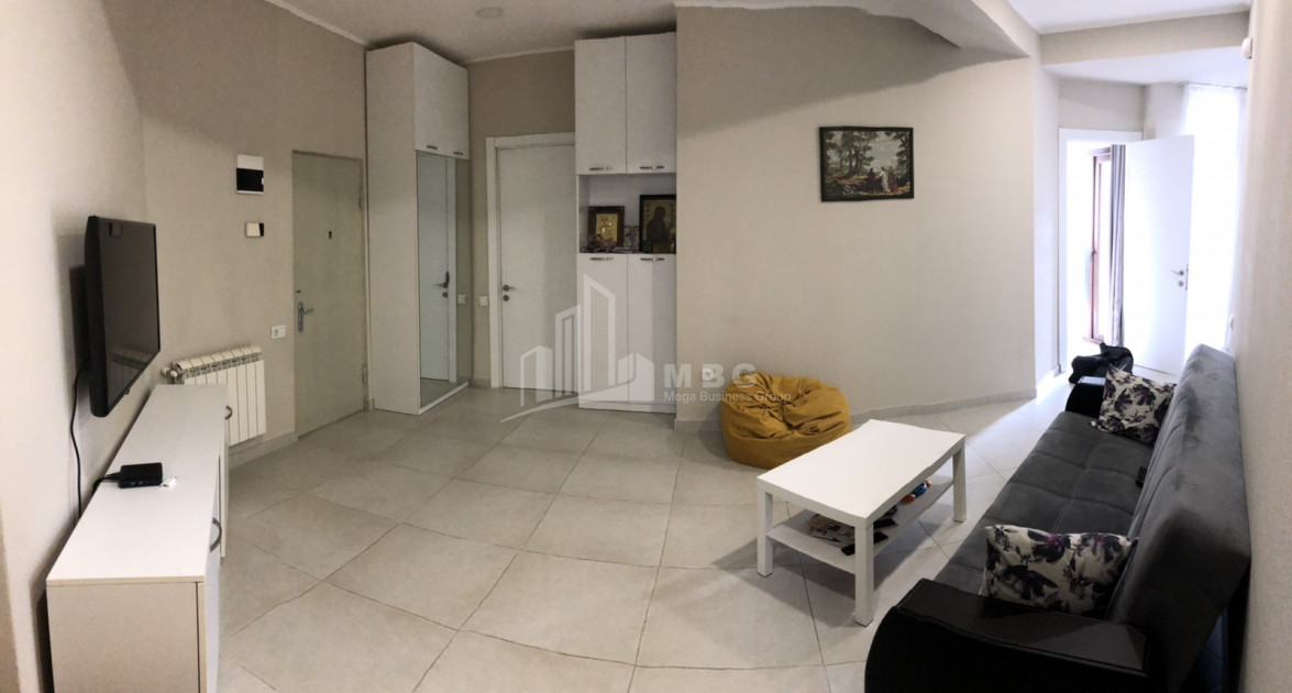 იყიდება ბინა, კუკია