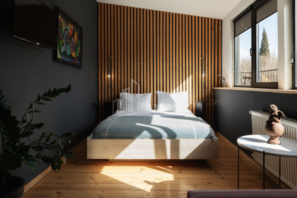 Продается Старое здание Квартира На проспекте Д. Агмашенебели, პლეხანოვი