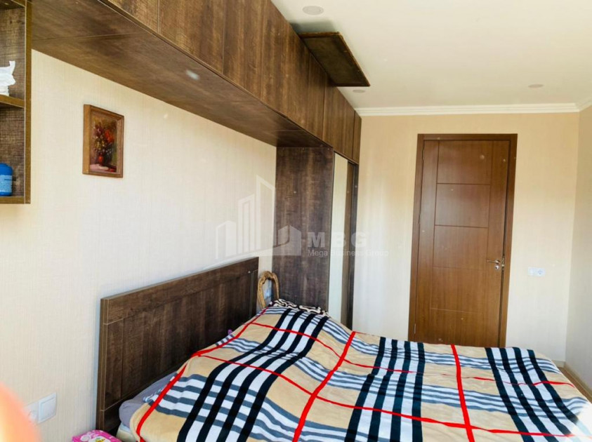 For Sale Flat, in Navtlughi-2