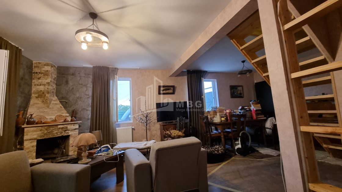 Продается Дом - Вилла В Коджори, Мтацминда Район