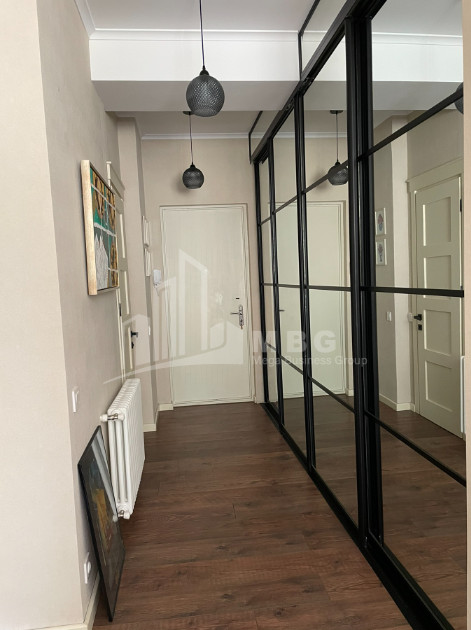 იყიდება ბინა, ვაკე