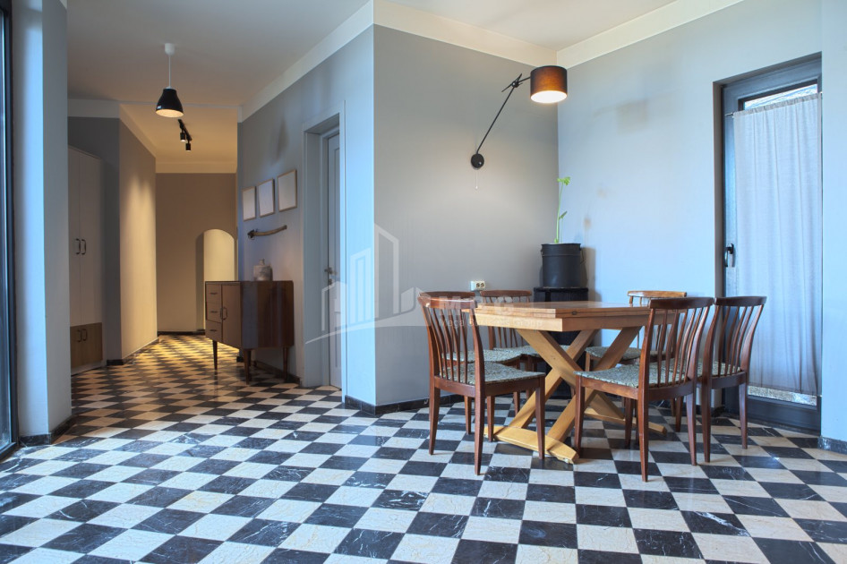 For Sale House - Villa, in Mtatsminda