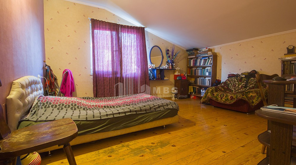 For Sale Flat, in Persati