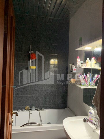 იყიდება ბინა, საბურთალო