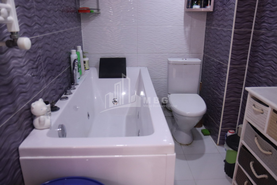 For Sale Flat, in Digomi Massive