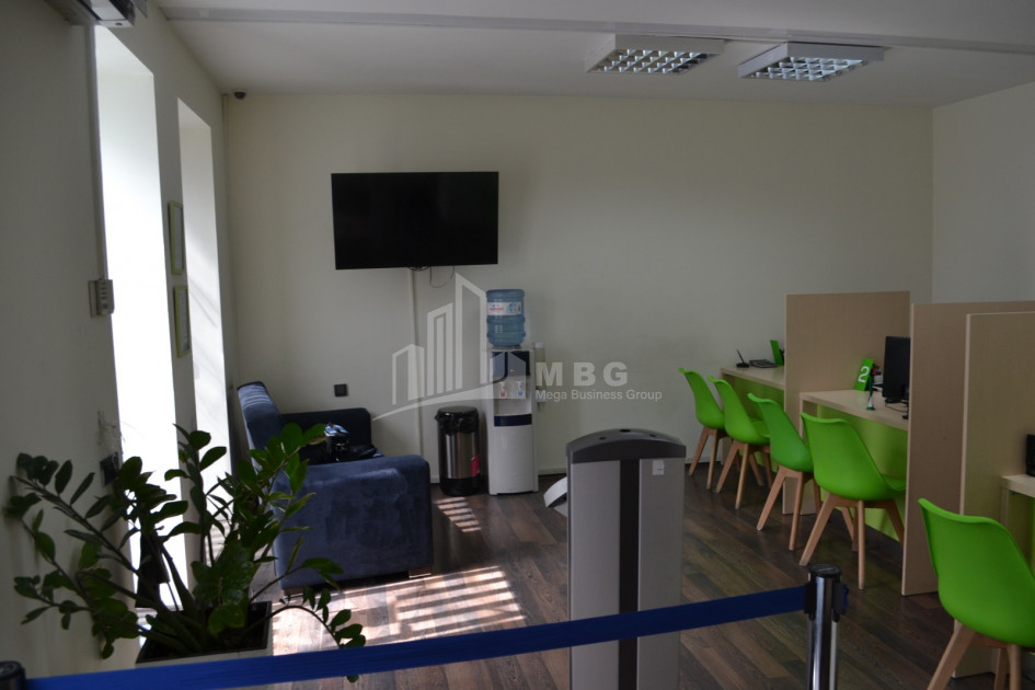 В аренду Stained glass type Коммерческий, в Сабуртальский Район