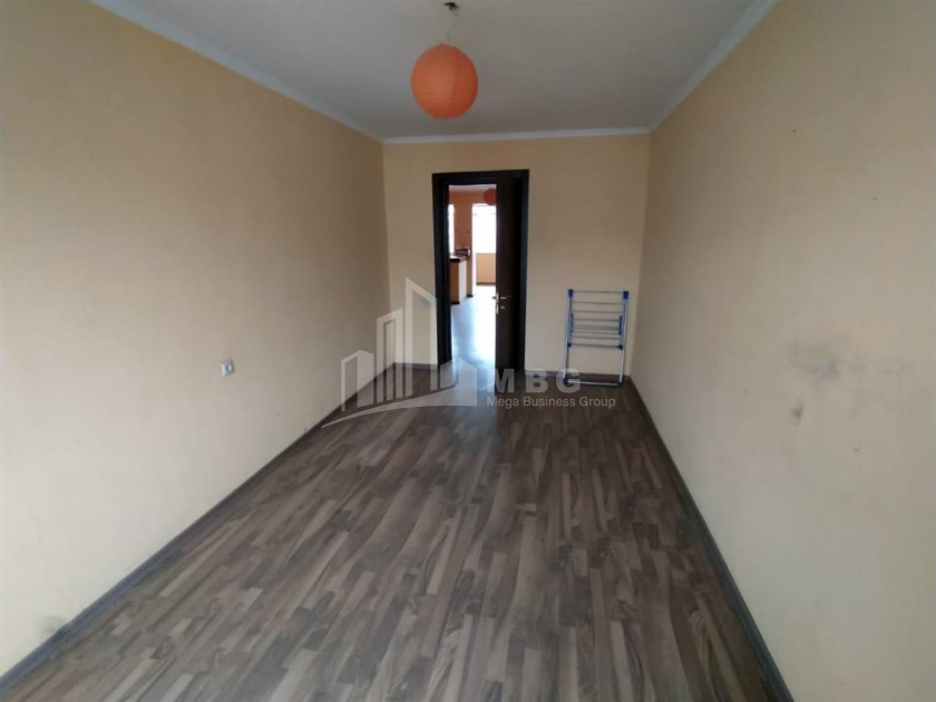 იყიდება ბინა, საბურთალო