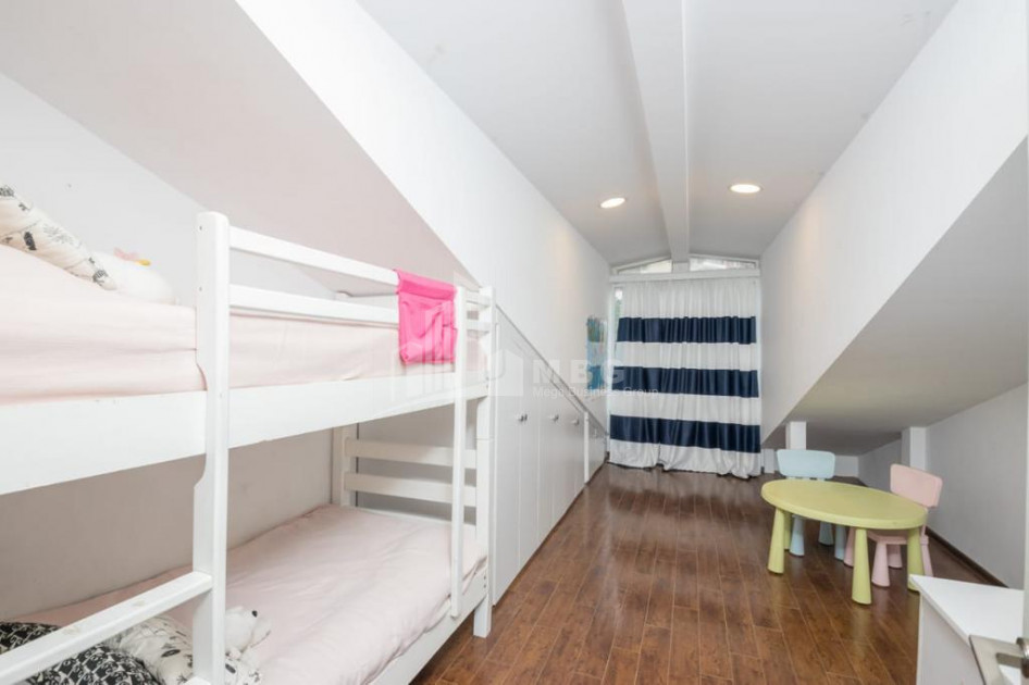 For Sale Flat, in Vake