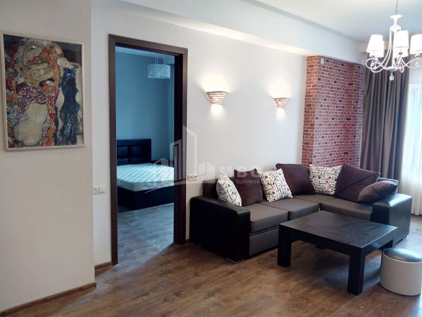 ქირავდება ბინა, საბურთალო