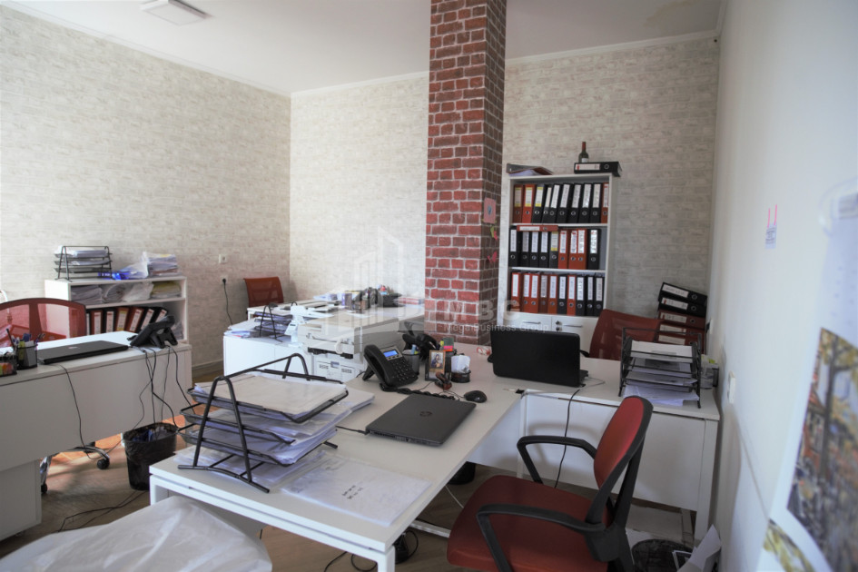 For Rent Building Commercial, in Mtatsminda