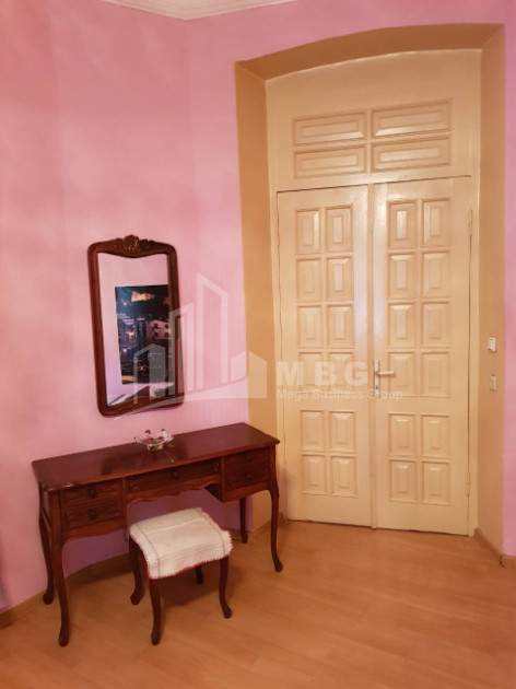 В аренду Квартира, в Мтацминда