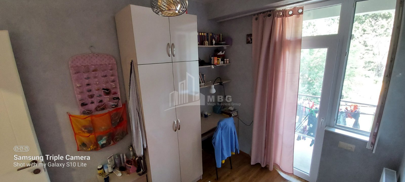 For Sale Flat, in Nadzaladevi