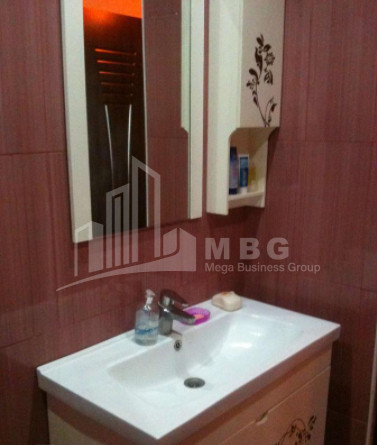 ქირავდება ბინა, საბურთალო