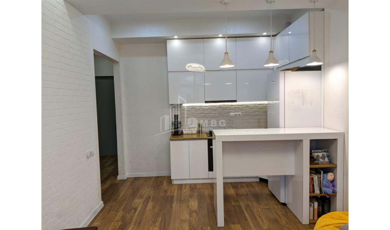 For Sale Flat, in Isani