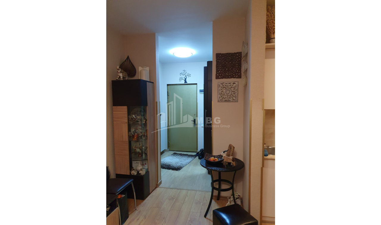 For Sale Flat, in Surrounding area of metro Guramishvili