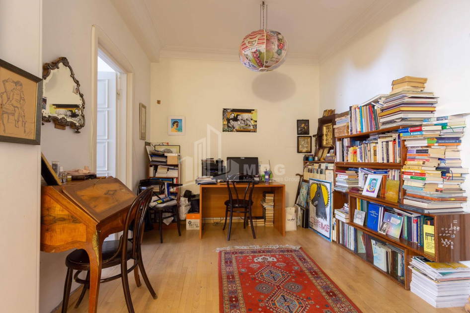 For Sale Flat, in Vake