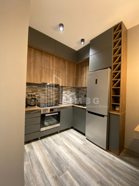 იყიდება ბინა, საბურთალო