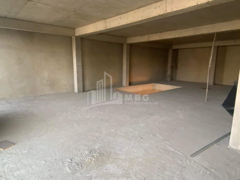 For Rent Витражный фасад Commercial, in Gldani Massive