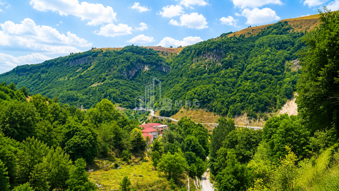 იყიდება სამოსახლო მიწის ნაკვეთი სოფელ მლეთაში, დუშეთი