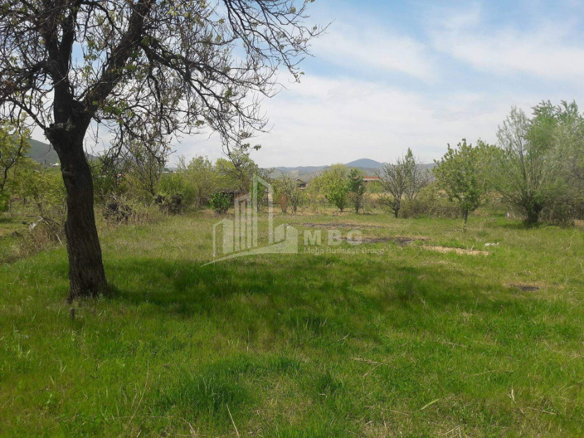 იყიდება სამოსახლო მიწის ნაკვეთი, დიღომი 1