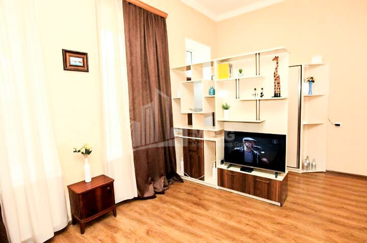 For Sale Flat, in Okros ubani