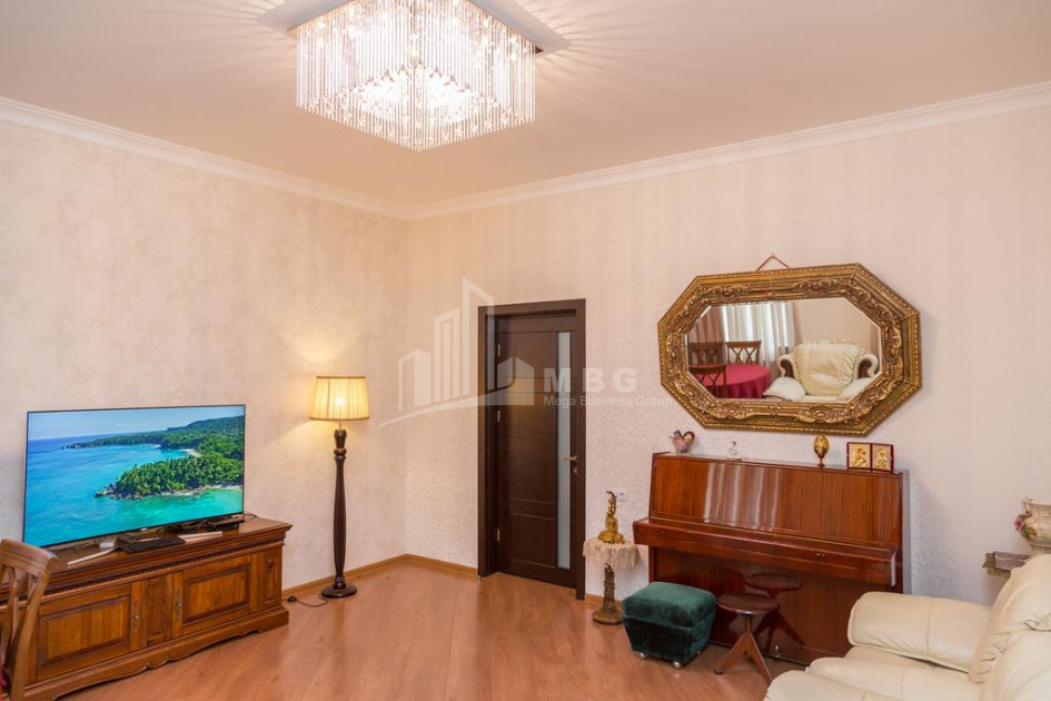 В аренду Квартира, в Мтацминда