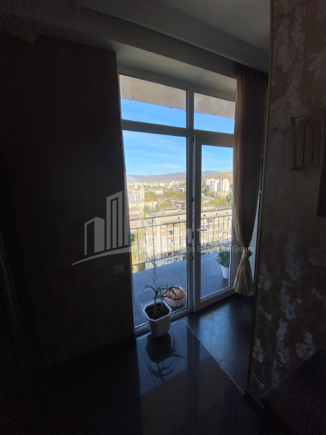 For Sale Flat, in Surrounding area of metro Guramishvili