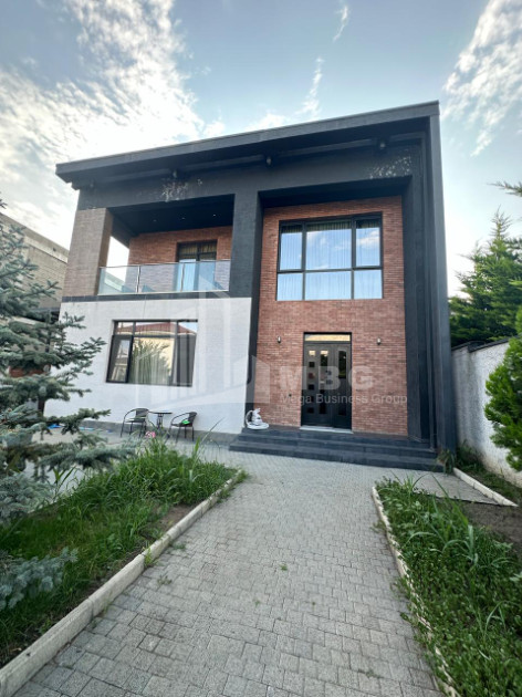 For Sale House Villa Gr. Peradze Street Dighmis Chala Saburtalo District Tbilisi