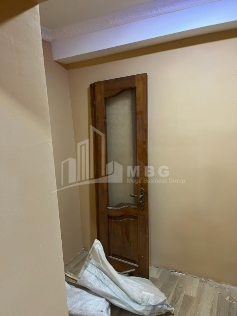 იყიდება ბინა, საბურთალო