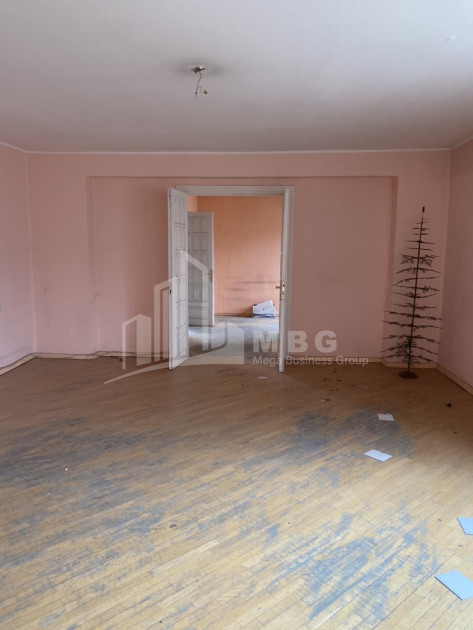 იყიდება ბინა, საბურთალო