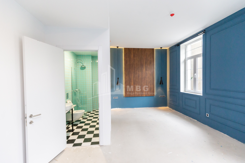 For Sale Hotel - Resort Commercial, in Chugureti District