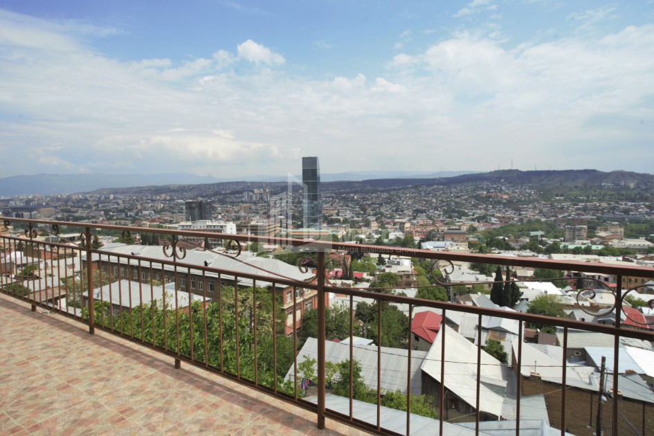 For Rent Building Commercial, in Mtatsminda