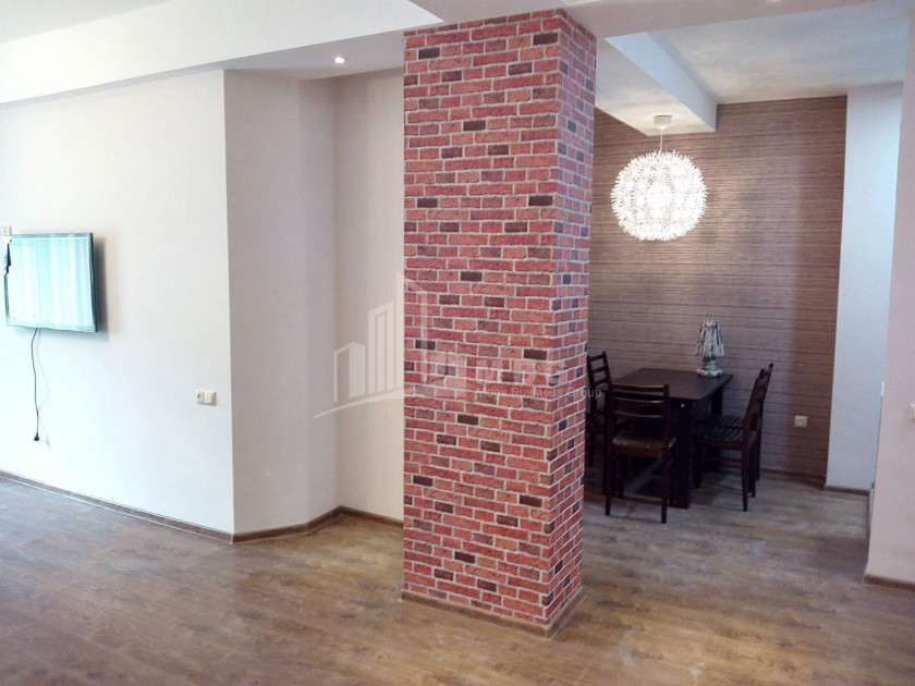 ქირავდება ბინა, საბურთალო