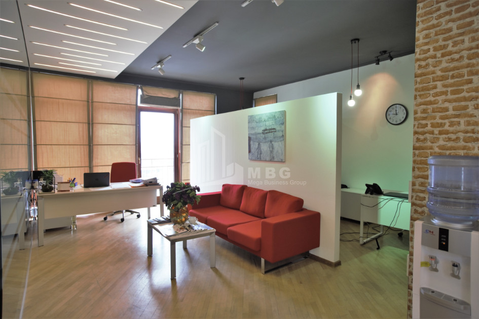 For Rent Building Commercial, in Mtatsminda