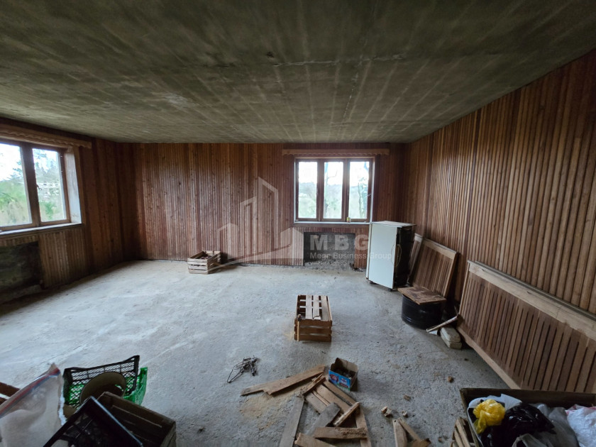 იყიდება ძველი აშენებული სახლი - აგარაკი ზემო ნატანებში, ოზურგეთი