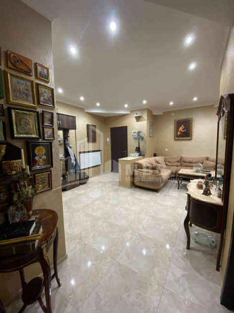 For Sale Flat, in Isani