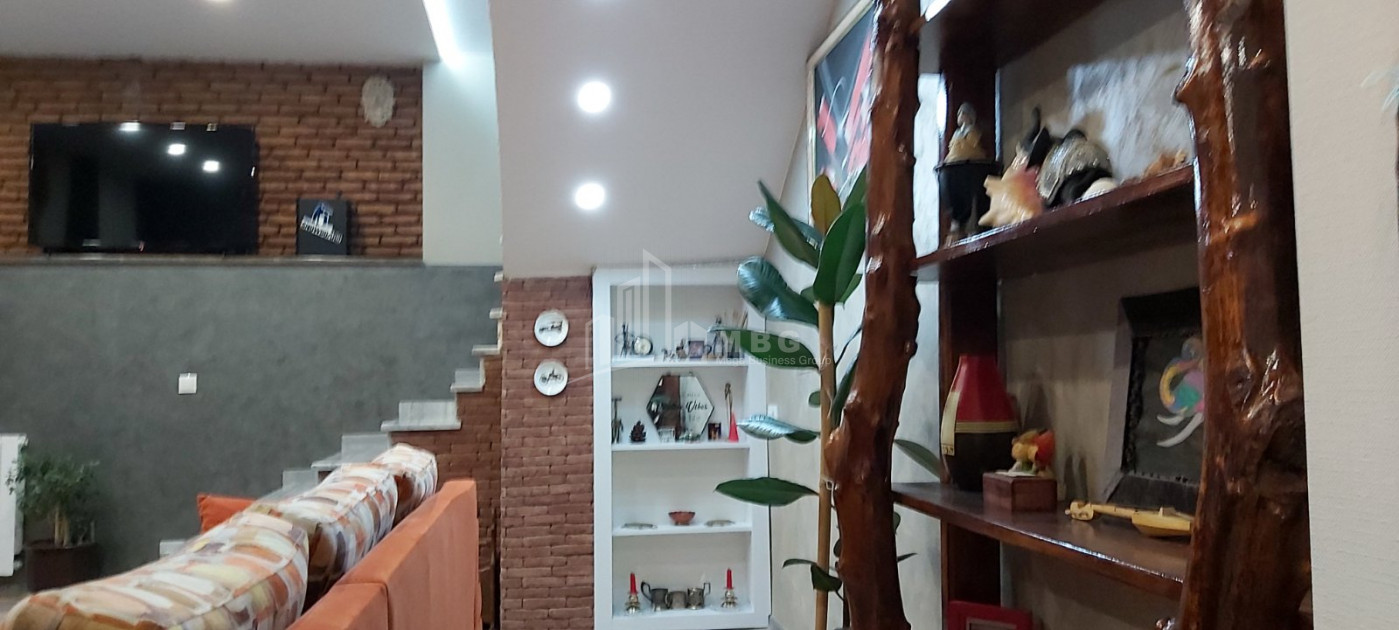 For Rent House - Villa, in Mtatsminda District