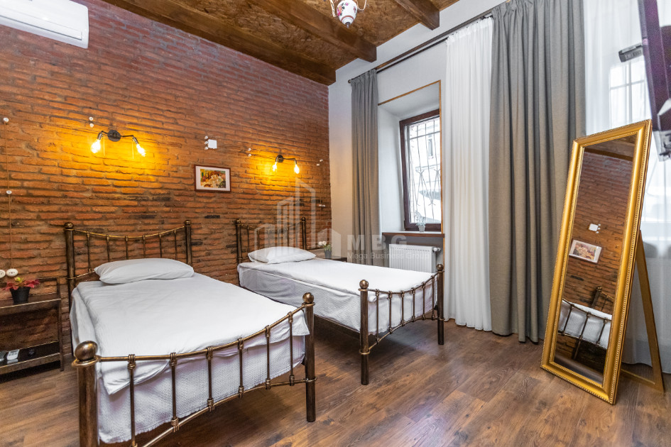 For Rent House - Villa, in Mtatsminda District