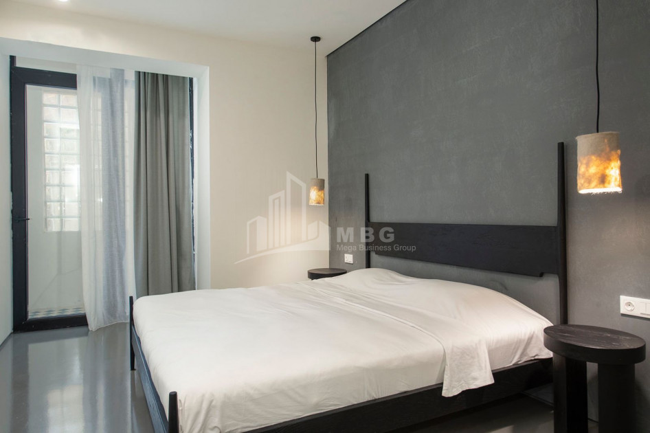 Продается Квартира, в Мтацминда