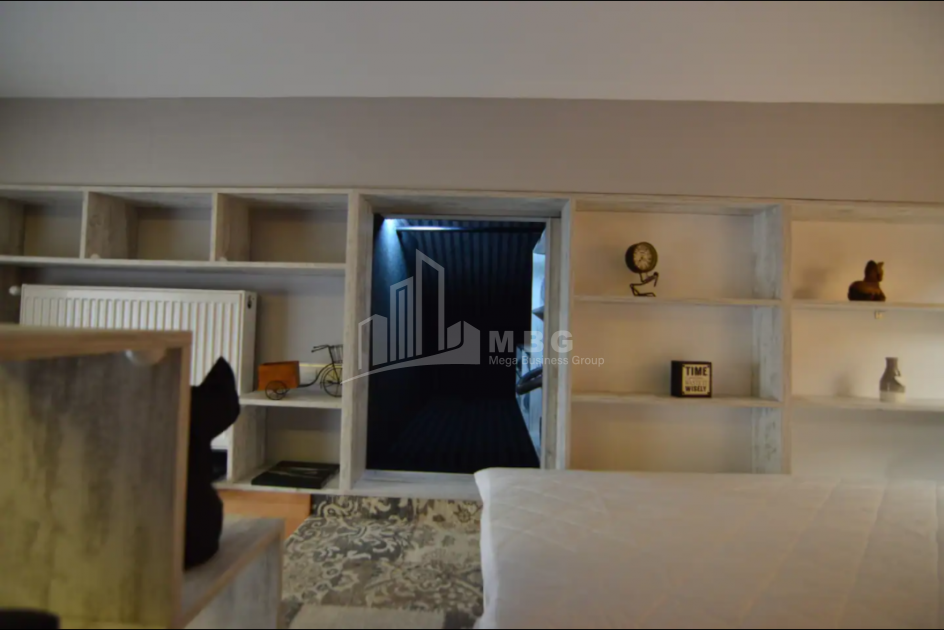 For Sale Flat, in Abanotubani