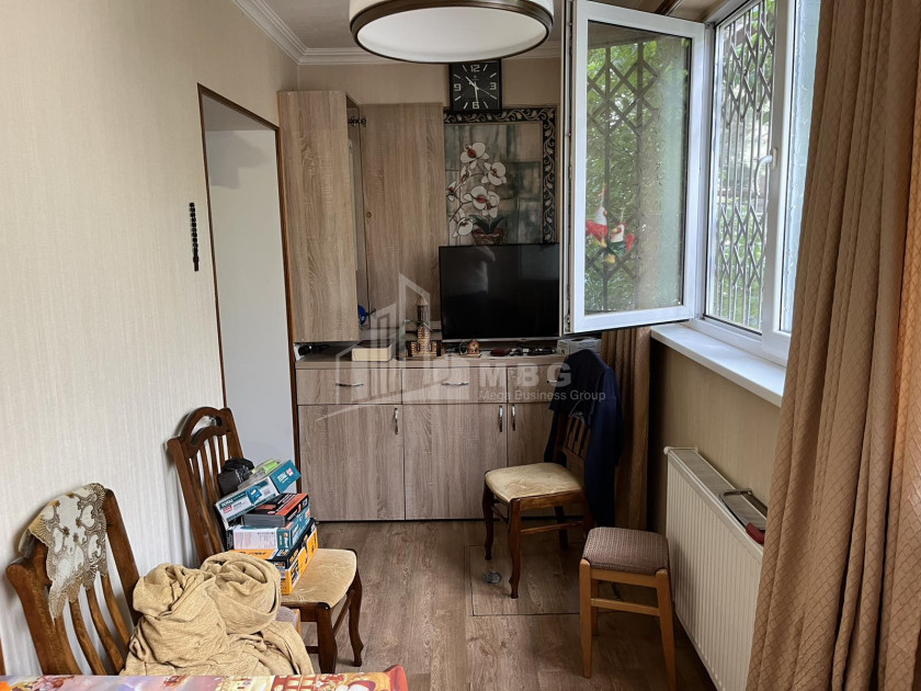 იყიდება ბინა, საბურთალო